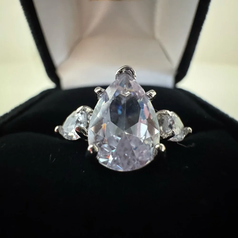 Elegant Pear Cut Clear Crystal Ring – Silver Tone Costume Jewelry Size 7